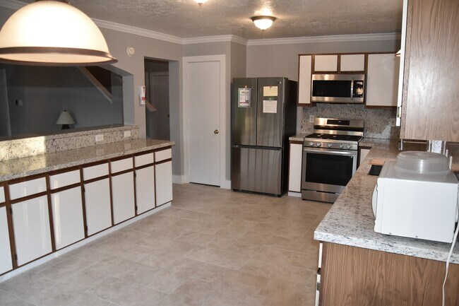 Building Photo - 1623 Stonehaven Village Cir