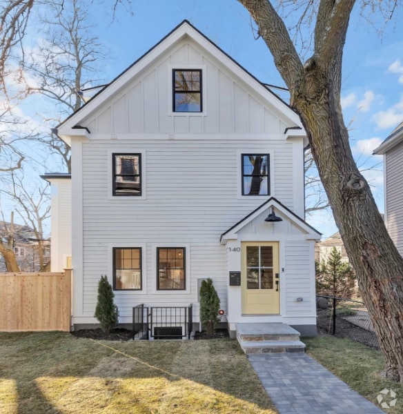 Building Photo - 140 Rindge Ave