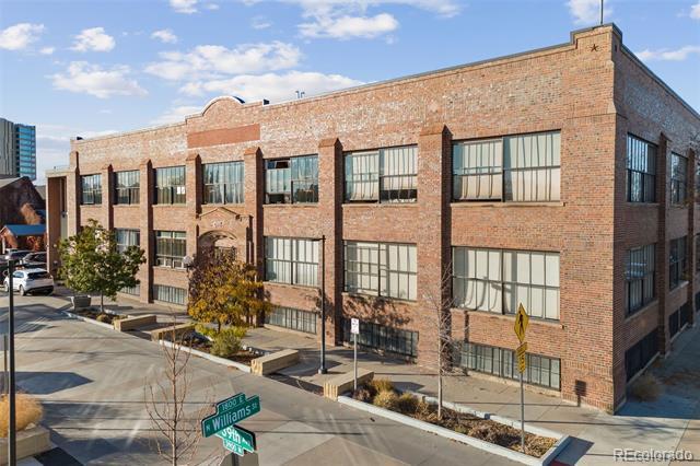 Building Photo - 1777 E 39th Ave