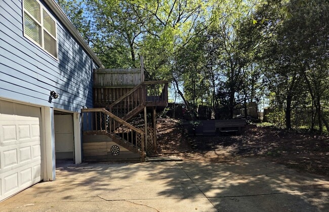 Building Photo - 4705 Midridge Dr