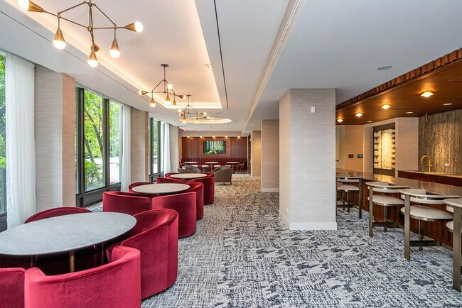 Building Photo - 2575 Peachtree Rd NE