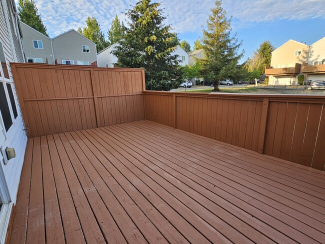 Deck on 2nd floor - 8413 13th Ave SE