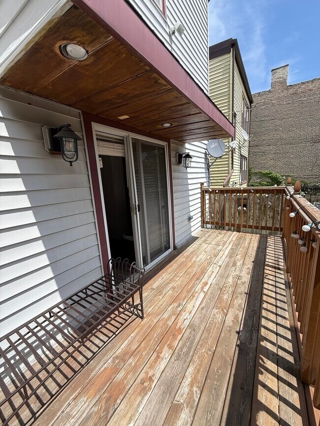 Building Photo - 3721 W Belden Ave