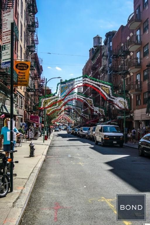 Building Photo - 164 Mott St