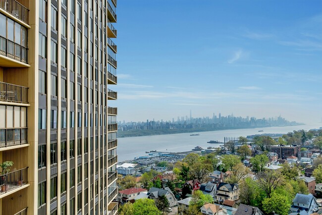 Building Photo - 200 Winston Dr
