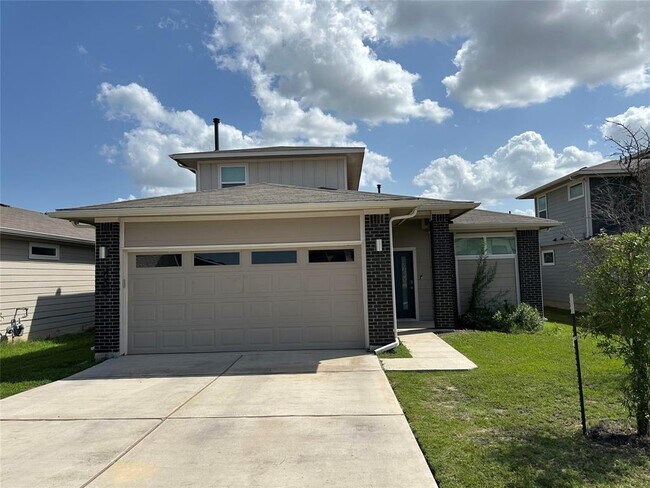 Building Photo - 3009 Egan Dr