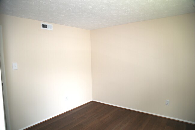 Building Photo - 4300 Buckman Rd