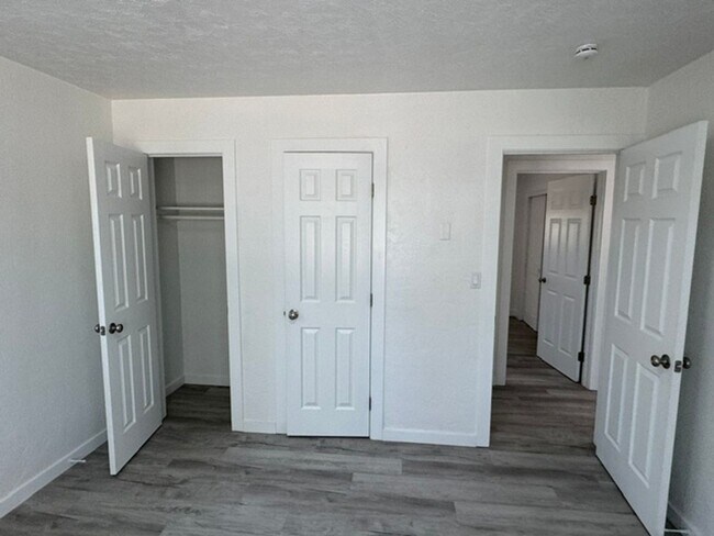 Building Photo - FULLY REMODELED 3 BEDROOM SINGLE FAMILY HOME