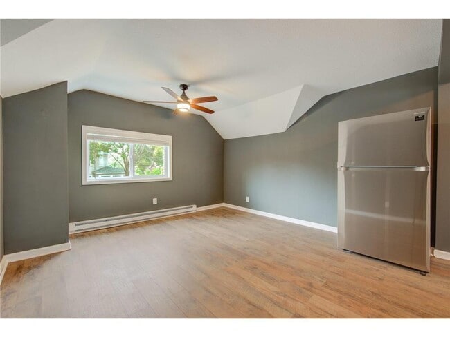 Building Photo - 1 Bedroom 1 Bath plus Den/Home Office Blocks from Bde Maka Ska