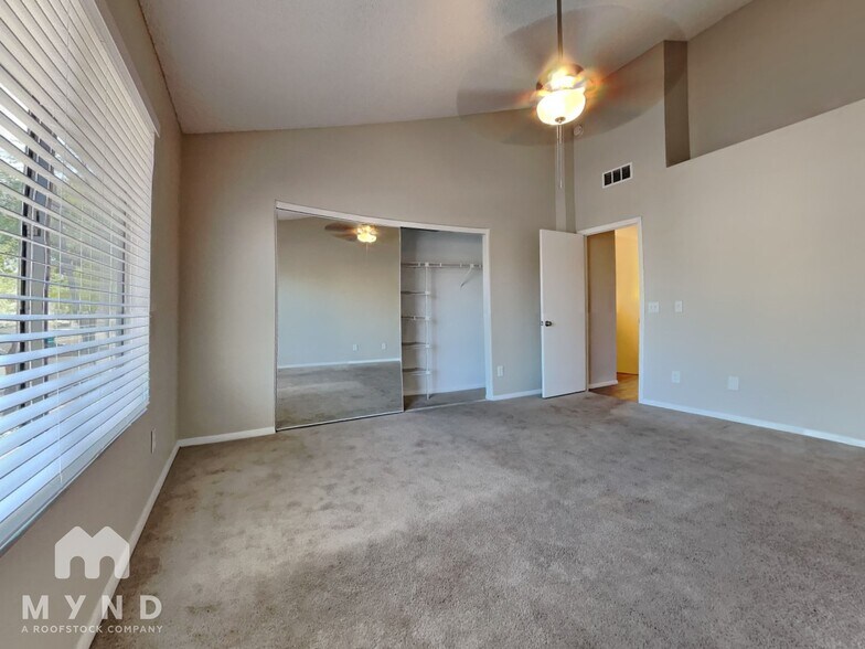 Building Photo - 7801 N 44th Dr