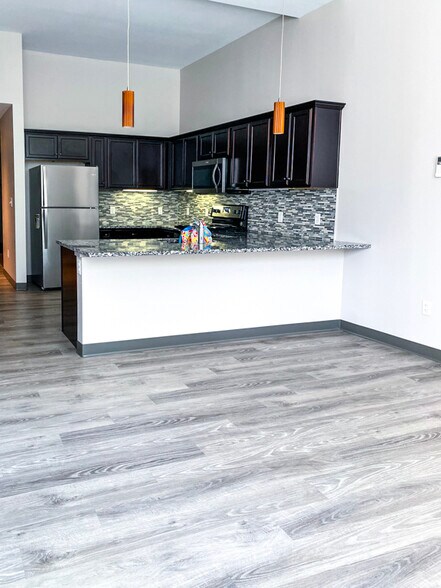 Building Photo - 177 State St