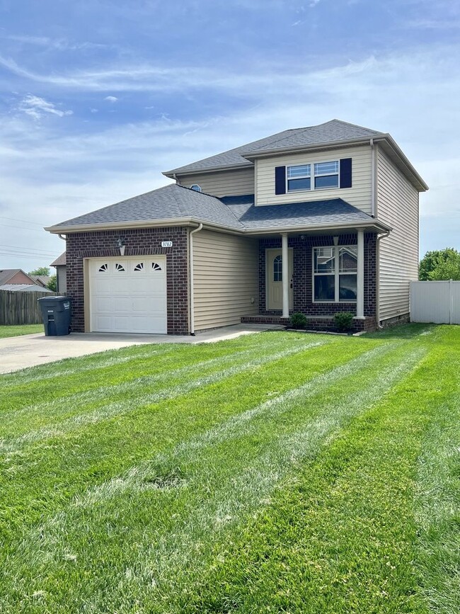 Building Photo - Beautiful Home Available Now!