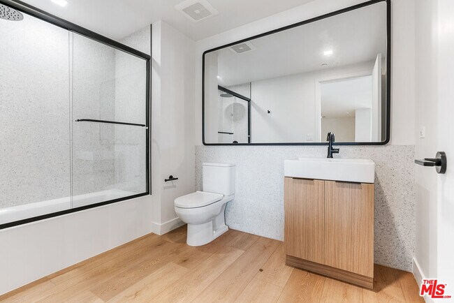 Building Photo - 3688 Overland Ave