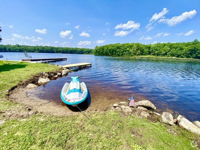 Small beach great for wadding into the water - 83 Burncoat Ln