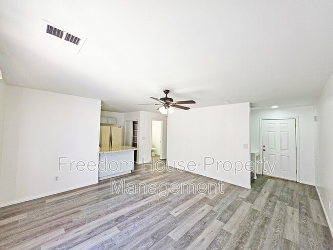 Building Photo - 670 Bourbon St