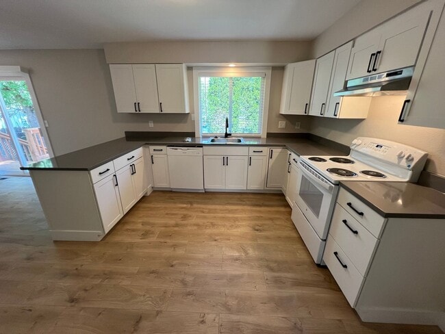 Building Photo - Remodeled 3 Bedroom in Gresham