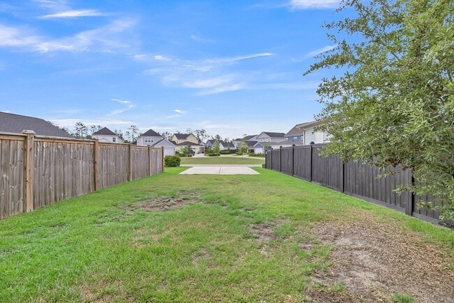 Building Photo - 146 Winding Branch Dr