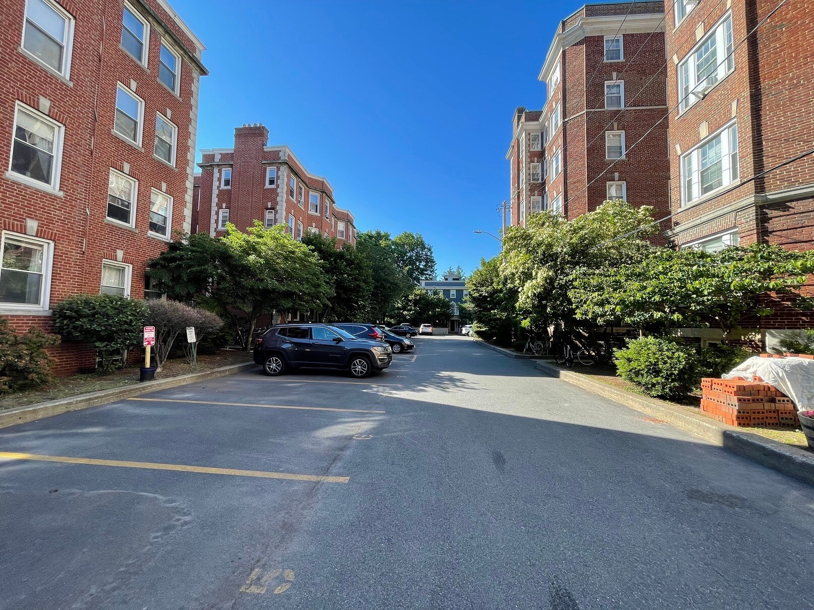 Building Photo - 5 Craigie St