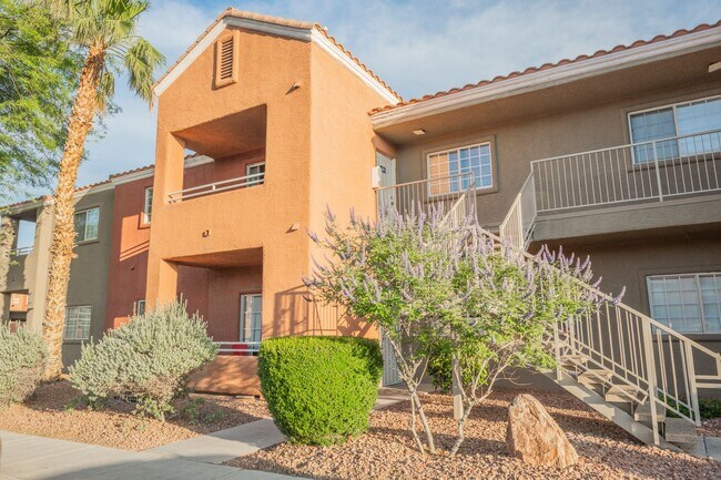 Building Photo - Like-New 2BR/2BA Condo in Gated Manzanita Community – Vaulted Ceilings & Fireplace!