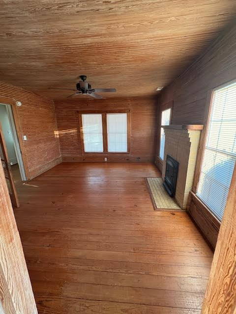 Building Photo - "Charming 1-Bedroom Greenville Retreat with Rustic Hardwood Floors!"