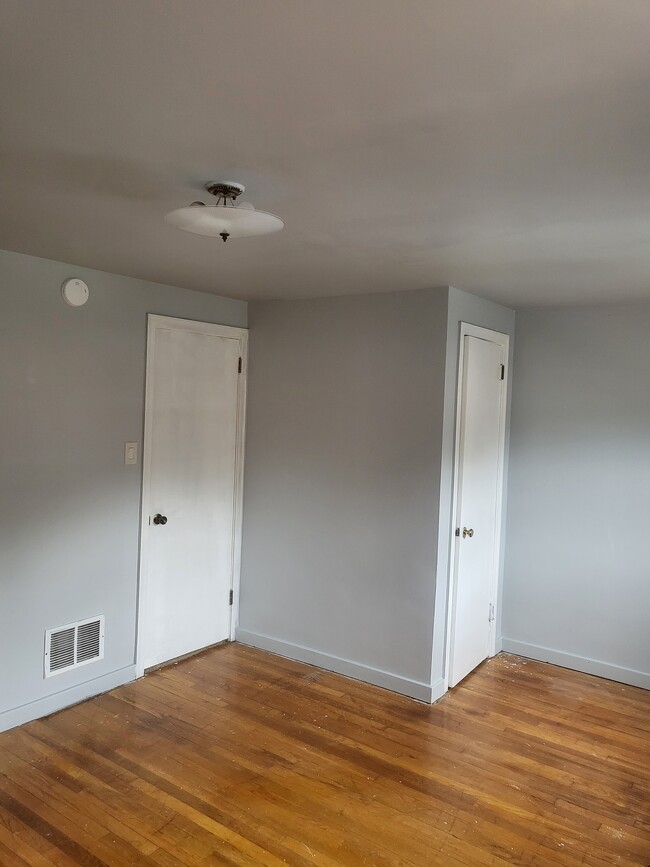 Primary Photo - 2445 Brookwood St