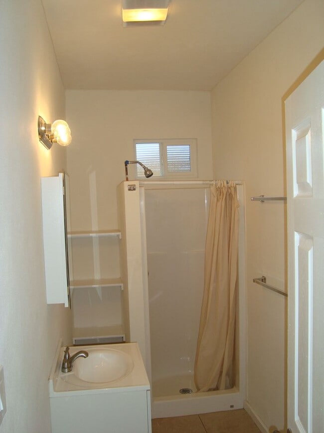 Building Photo - 1378-1380 W 30th Street