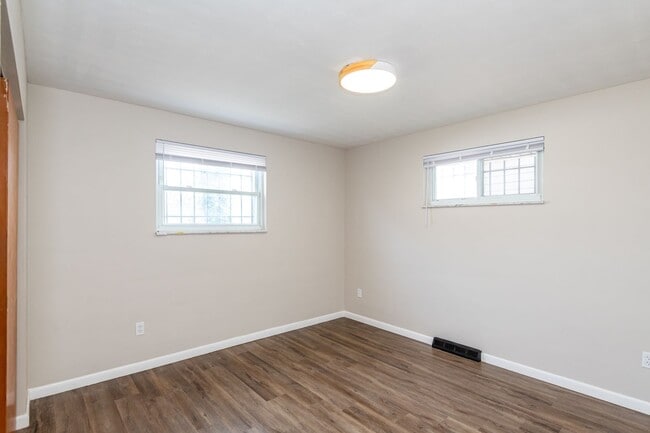 Building Photo - Adorable 2-bedroom 2-bathroom home
