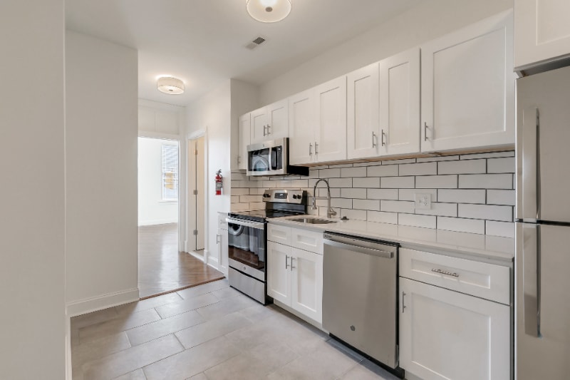 Building Photo - 1758 Park Ave