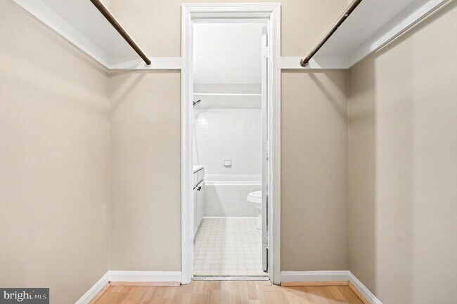 Building Photo - 102 Chesterfield Ln