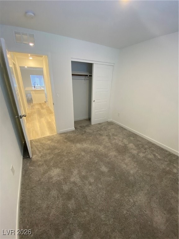 Building Photo - 9215 Sky Pointe Dr