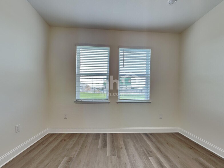 Building Photo - 3699 Lk Blf Lp