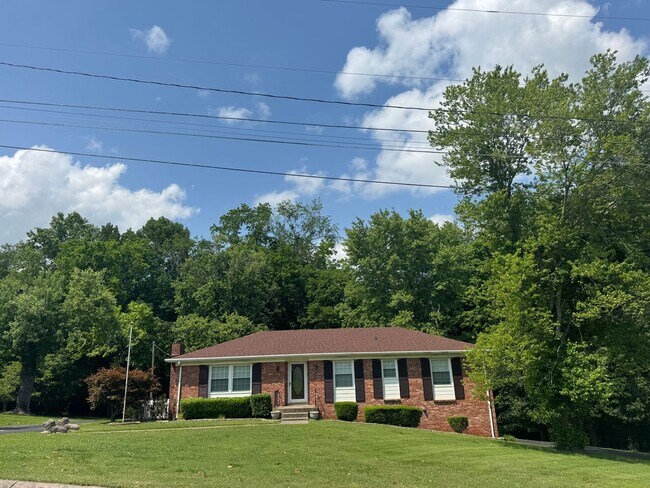 Building Photo - Beautiful 3 Bed 3 Bath Home nestled in St. B!