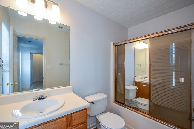 Building Photo - 5460 Hampton Ct