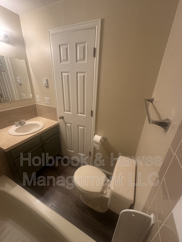 Building Photo - 4885 Basswood Dr