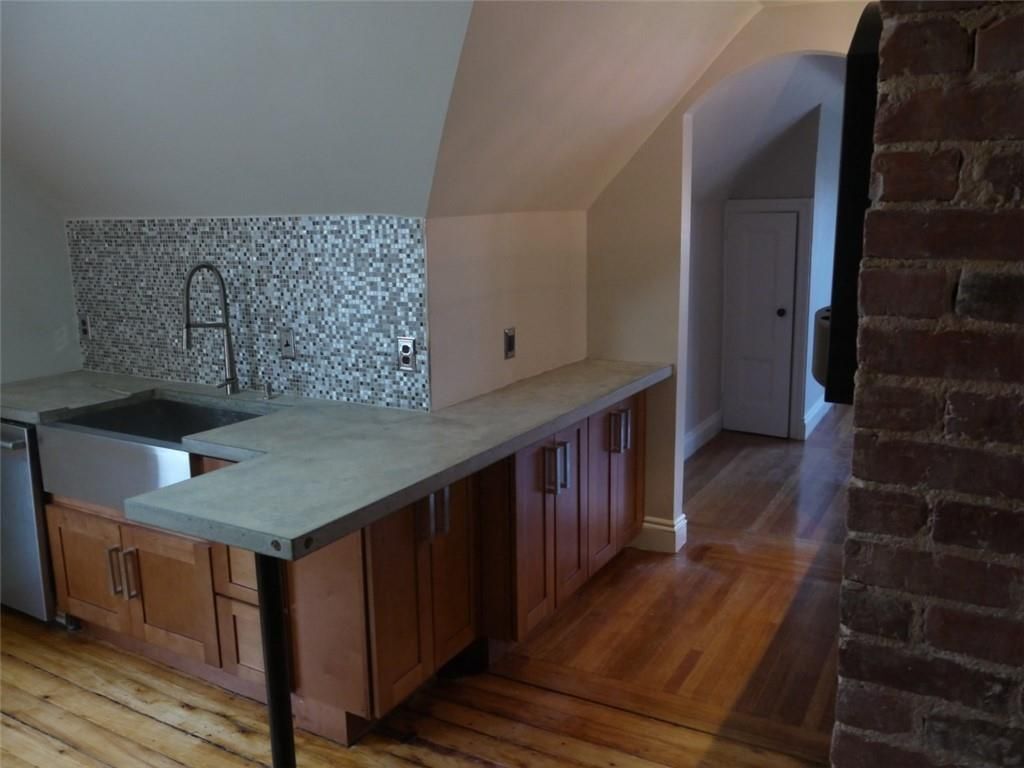 Building Photo - 283 Norwood Ave