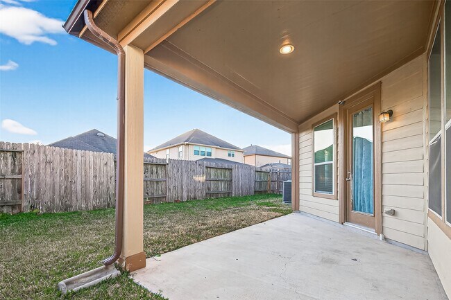 Building Photo - 21015 Blackstone Villa Ln