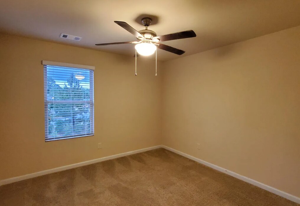 Building Photo - 79 Meadowlark Way