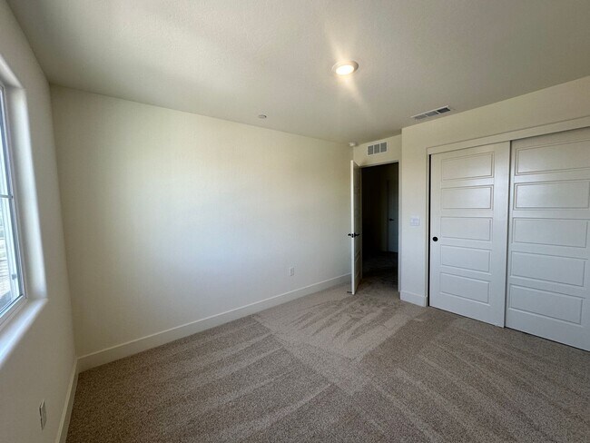 Building Photo - Newly built DR HORTON home coming soon!!