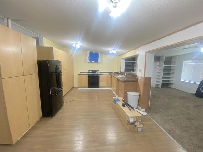 Building Photo - 853 S 200 E