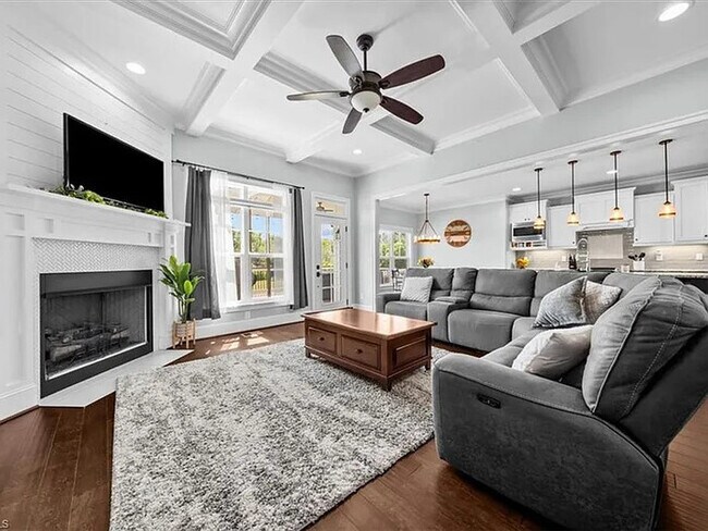 Building Photo - Lease OR Lease to Own