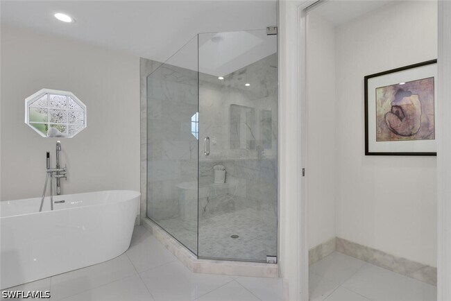 Building Photo - 2124 Paget Cir