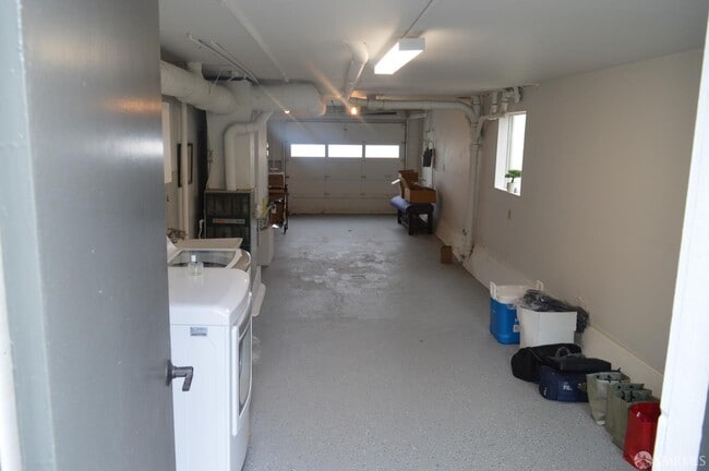 Building Photo - 87 Lakemont Dr