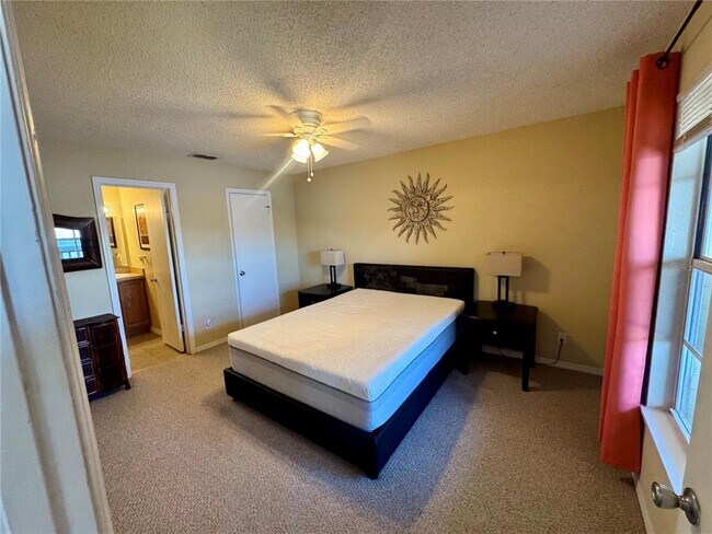 Building Photo - 1065 S Hiawassee Rd