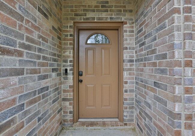 Building Photo - 909 Katie Ln