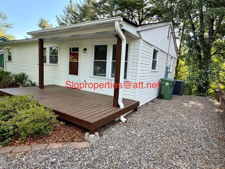 Building Photo - 21 Kentucky Dr