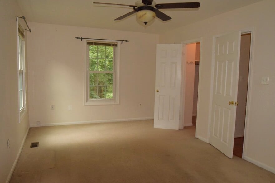 Building Photo - 2149 Kings Mill Ct