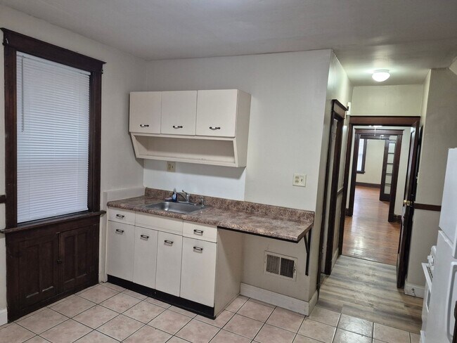 Building Photo - 5109 S Broadway