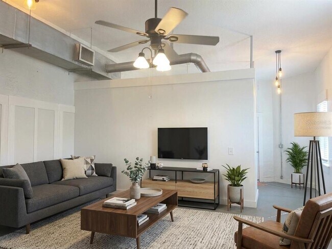 Building Photo - 2305 W Texas Ave