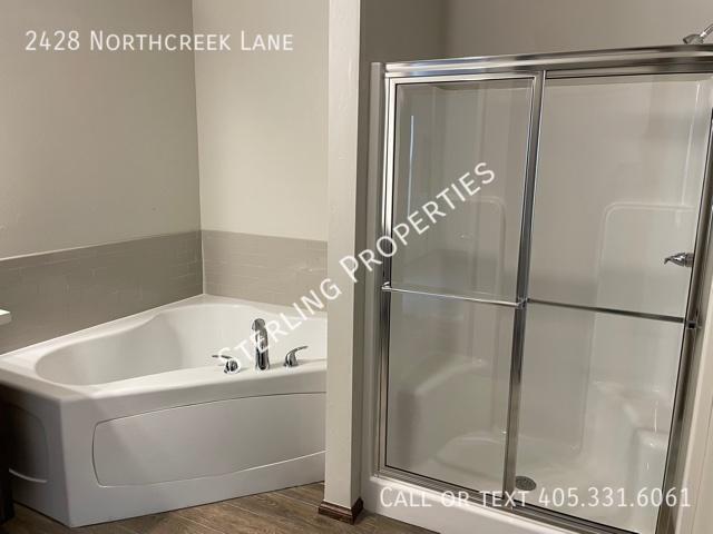 Building Photo - 2428 Northcreek Ln