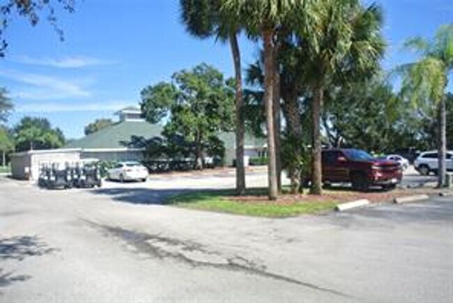 Building Photo - 4210 Ironwood Cir